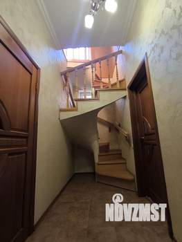 Дом 290м&sup2;, 2-этажный, участок 4 сот.  