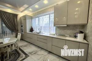 Дом 180м², 2-этажный, участок 8 сот.  