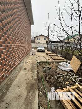 Дом 100м&sup2;, 2-этажный, участок 4 сот.  