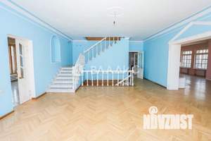 Дом 500м², 2-этажный, участок 9 сот.  