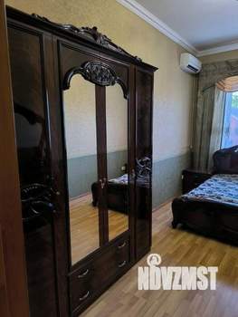 Дом 290м&sup2;, 2-этажный, участок 4 сот.  