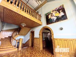 Дом 560м², 3-этажный, участок 14 сот.  