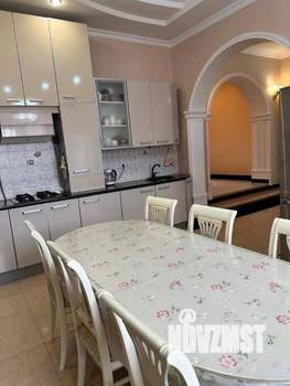 Коттедж 270м&sup2;, 2-этажный, участок 12 сот.  