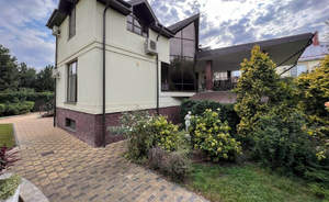 Дом 400м&sup2;, 2-этажный, участок 10 сот.  