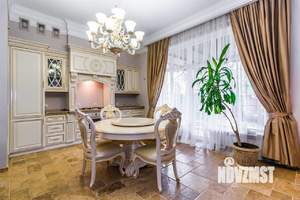 Дом 329м², 2-этажный, участок 10 сот.  
