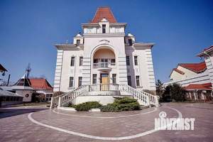 Дом 650м², 3-этажный, участок 30 сот.  