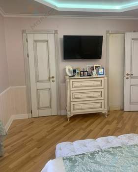 Дом 379м&sup2;, 2-этажный, участок 4 сот.  