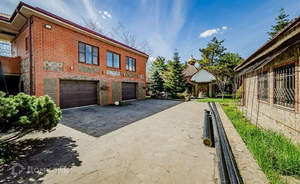 Дом 498м&sup2;, 2-этажный, участок 20 сот.  