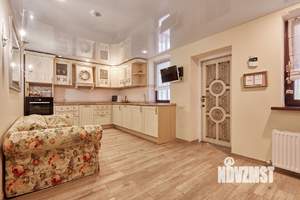 Дом 360м&sup2;, 3-этажный, участок 16 сот.  