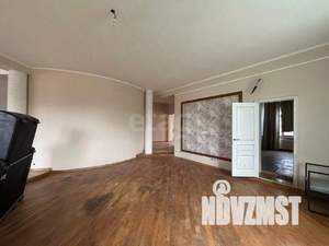 Дом 450м&sup2;, 2-этажный, участок 10 сот.  