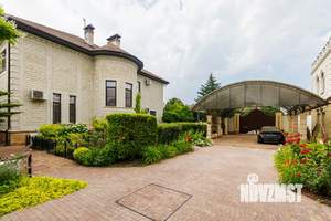 Дом 383м&sup2;, 2-этажный, участок 27 сот.  