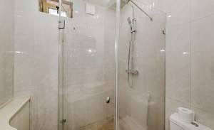 Дом 160м&sup2;, 2-этажный, участок 4 сот.  