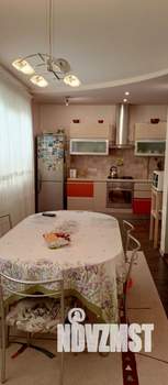 Дом 208м&sup2;, 2-этажный, участок 2 сот.  