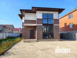 Дом 182м&sup2;, 2-этажный, участок 10 сот.  