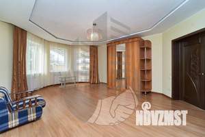Дом 270м², 2-этажный, участок 9 сот.  