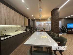 Дом 190м², 2-этажный, участок 10 сот.  
