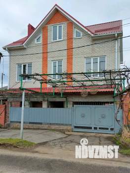 Дом 164м&sup2;, 3-этажный, участок 3 сот.  