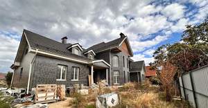 Дом 1500м&sup2;, 3-этажный, участок 16 сот.  