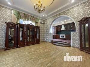 Дом 330м², 2-этажный, участок 6 сот.  