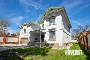 Дом 700м², 2-этажный, участок 10 сот.  