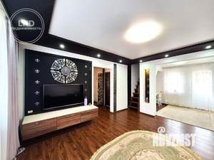 Дом 145м², 2-этажный, участок 10 сот.  