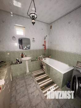 Дом 300м², 3-этажный, участок 12 сот.  