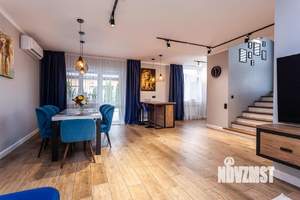 Дом 150м&sup2;, 2-этажный, участок 6 сот.  