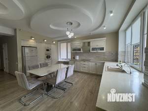 Дом 296м&sup2;, 2-этажный, участок 7 сот.  