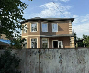 Дом 198м&sup2;, 2-этажный, участок 6 сот.  