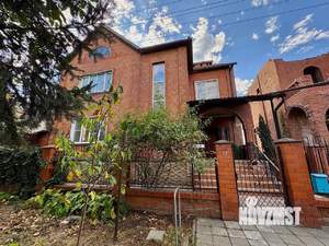 Дом 390м², 3-этажный, участок 8 сот.  