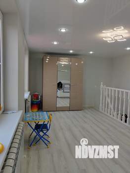 Дом 100м&sup2;, 2-этажный, участок 4 сот.  