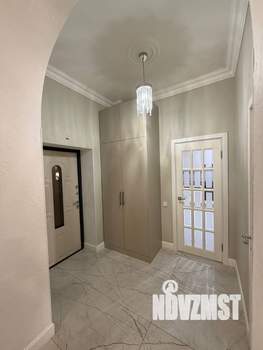 Дом 318м&sup2;, 2-этажный, участок 9 сот.  