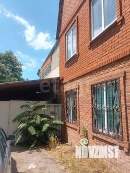 Дом 98м&sup2;, 3-этажный, участок 3 сот.  