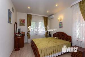 Дом 521м&sup2;, 2-этажный, участок 800 сот.  