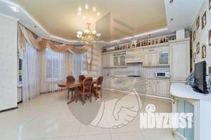 Дом 270м², 2-этажный, участок 9 сот.  