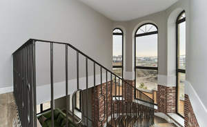 Дом 325м&sup2;, 2-этажный, участок 8 сот.  