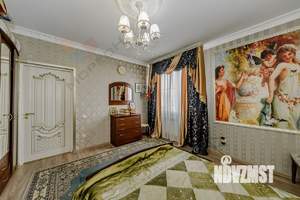 Дом 164м², 2-этажный, участок 4 сот.  