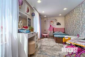 Дом 214м&sup2;, 2-этажный, участок 6 сот.  