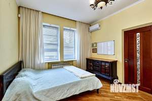 Дом 430м², 3-этажный, участок 9 сот.  