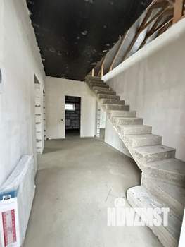 Дом 130м&sup2;, 2-этажный, участок 3 сот.  