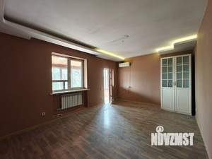 Дом 320м&sup2;, 3-этажный, участок 8 сот.  