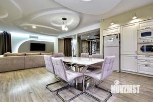 Дом 296м², 2-этажный, участок 7 сот.  