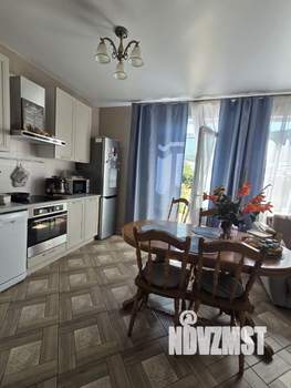 Дом 110м&sup2;, 2-этажный, участок 9 сот.  