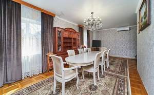 Дом 208м&sup2;, 3-этажный, участок 6 сот.  