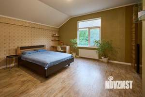 Дом 220м², 2-этажный, участок 10 сот.  