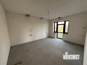 Дом 330м&sup2;, 3-этажный, участок 5 сот.  