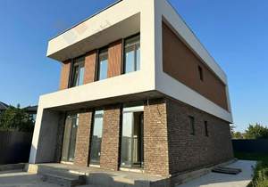 Дом 180м², 2-этажный, участок 5 сот.  