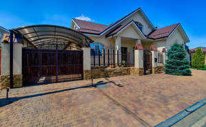 Дом 275м&sup2;, 2-этажный, участок 6 сот.  