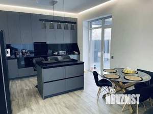 Дом 140м&sup2;, 2-этажный, участок 6 сот.  