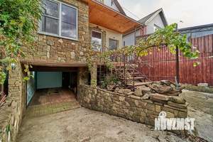 Дом 205м&sup2;, 2-этажный, участок 4 сот.  